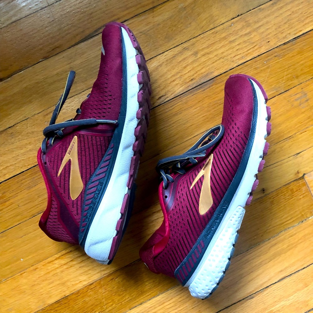 Brooks Adrenaline 20 - women’s sz 8B